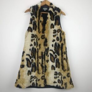 🎉HP🎉 Joseph A Faux Fur Vest  M
